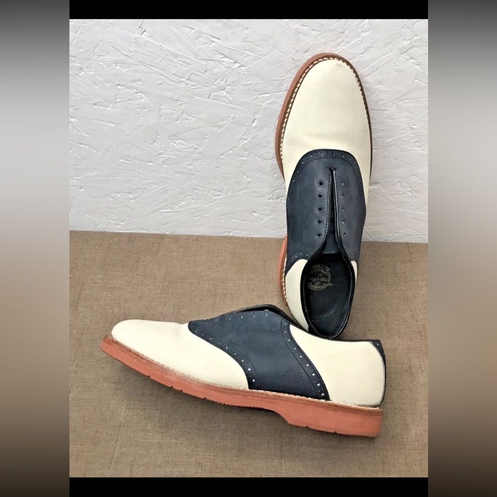 *No Shoelaces Florsheim Men's 9.5D Saddle Shoes Off-White Navy w/ Vibram Soles